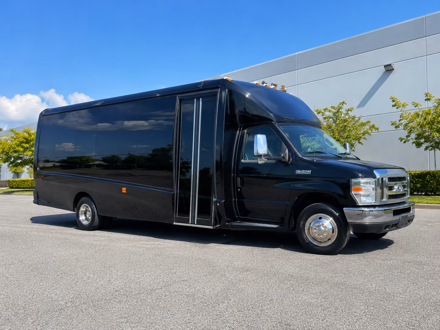 Jonesboro Winery Tour & Pub Crawl Transportation
